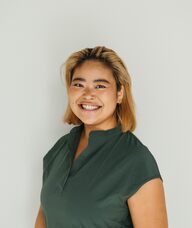 Book an Appointment with Anna Nakashima for Japanese Dry Head Scalp Massage